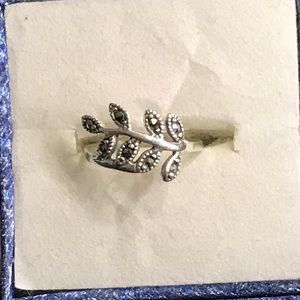 Marcasites leaf sterling silver ring